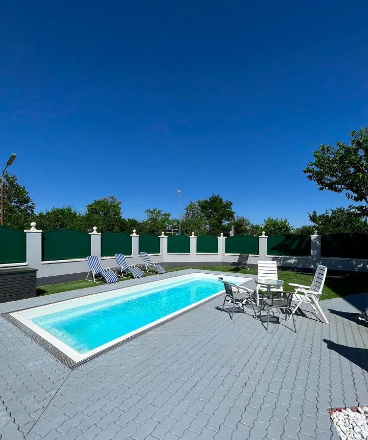 Traum Apartment Mit Pool+Balkon Vídeň Exteriér fotografie
