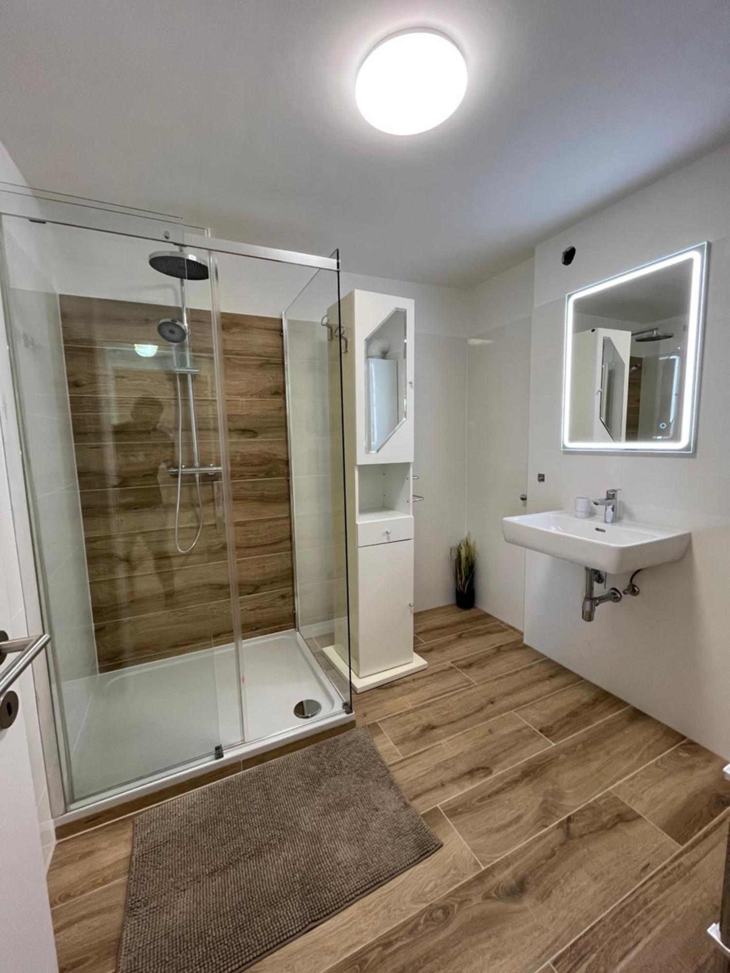 Traum Apartment Mit Pool+Balkon Vídeň Exteriér fotografie