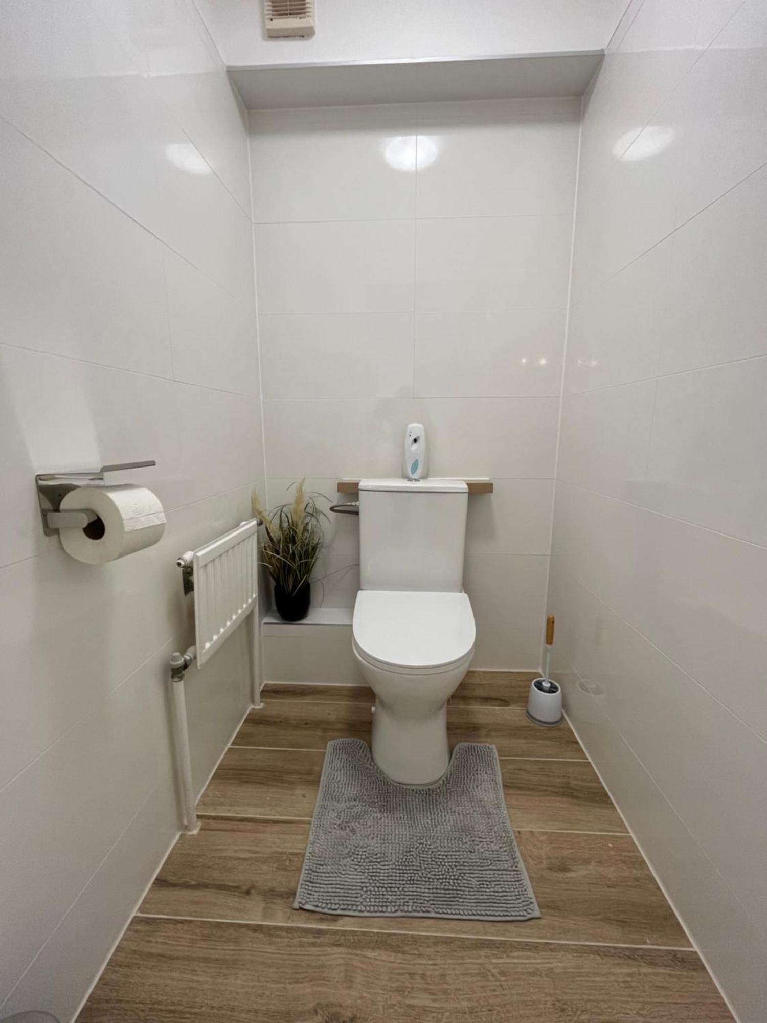 Traum Apartment Mit Pool+Balkon Vídeň Exteriér fotografie